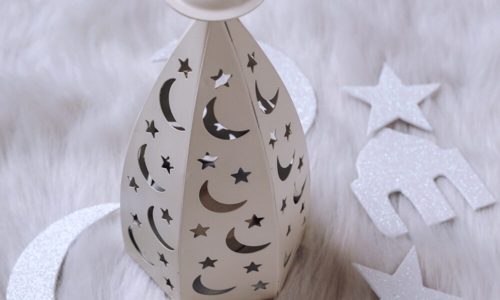 Islamic decoration with lantern