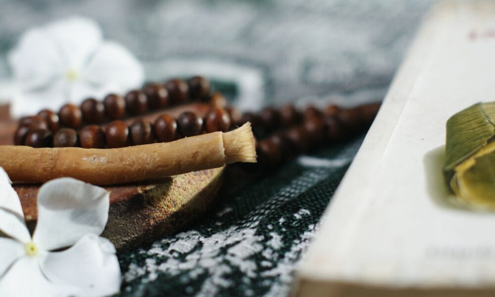 Sunnah Kayu Sugi: Kelebihan dan Cara Menggunakannya